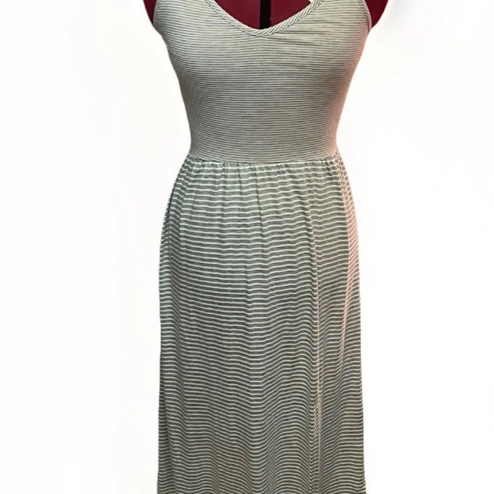 Finn & Clover Womens Maxi Dress
Sz XS Gray Striped Lace Racer
Back Beach Casual